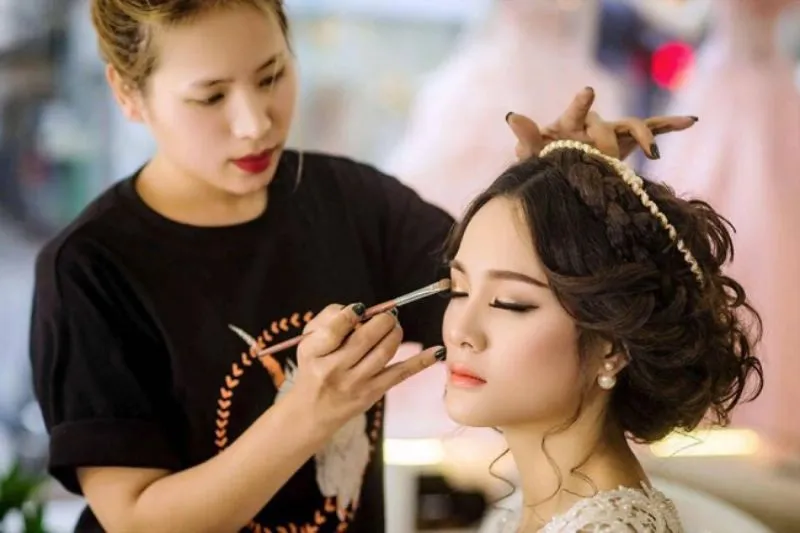 Top 10 địa chỉ dạy nghề makeup trang điểm uy tín tại Việt Nam