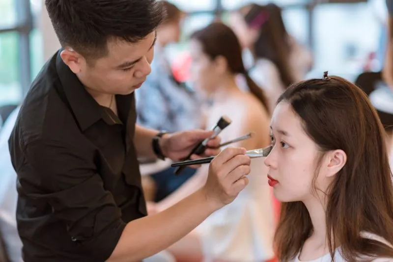 Top 10 địa chỉ dạy nghề makeup trang điểm uy tín tại Việt Nam